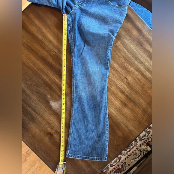 Carhartt Women’s Traditional Fit 12X30 Jeans - Picture 7 of 7